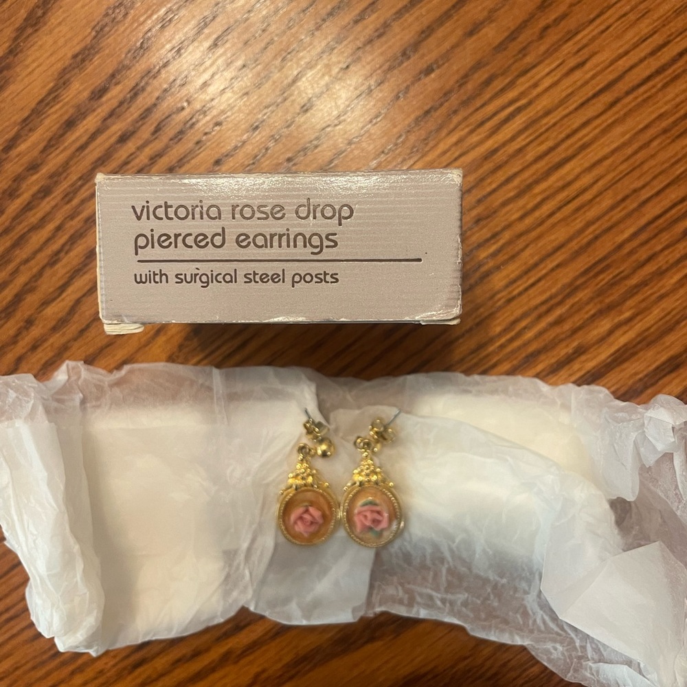 Avon Victoria Rose Drop Earrings